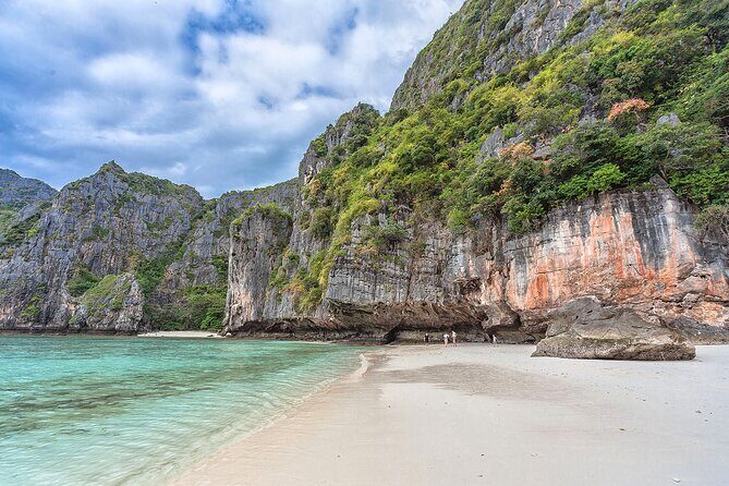 Lazy Bamboo, Maya Bay, & Phi Phi Island Day Trip From Khao Lak - Maya Bay: the movie spot, plus a serious swim window